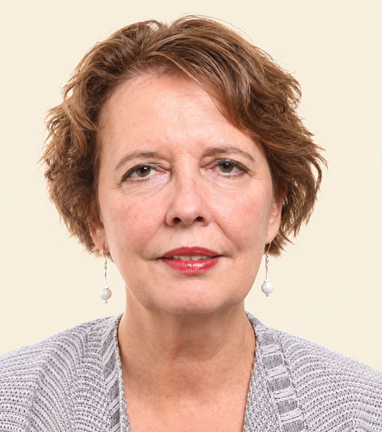 Dr. Carmen Rosa de León- Escribano, Guatemalan sociologist specializing in human security, democratic governance, and peacebuilding, and Director of IEPADES International. She is a member of AMASSURU, a network of women working on security and defense in Latin America and the Caribbean.